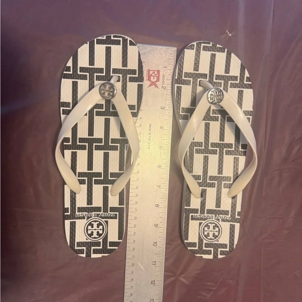 Tory Burch Black and White Flip Flops w/ Silver Hardware Size 9 - Picture 9 of 11